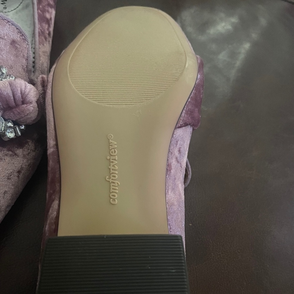 Pink Velvet-type embellished Flats - Picture 6 of 7